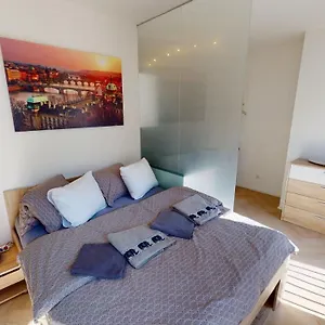 Apartmán Onsite Free Garage Parking, 10min Centre By Bus, Praha